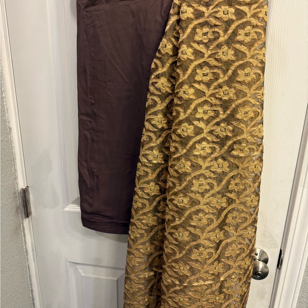 Indian Punjabi Pakistani silk Brown and Gold Long Sleeve V-Neck Salwar suit - Picture 10 of 12